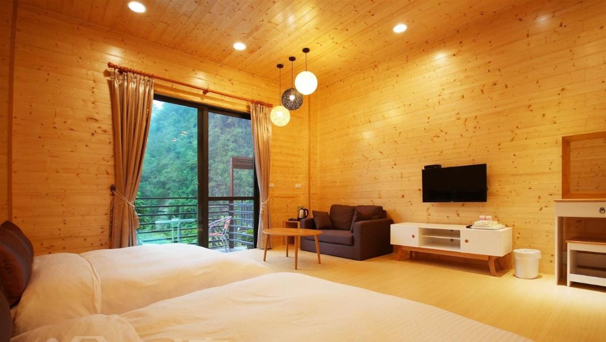 Sunlight Forest - Housity