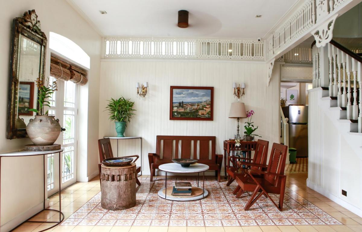 Charming La Casita Mercedes, 5Br and 5TB for Family and Friends Staycation - Housity