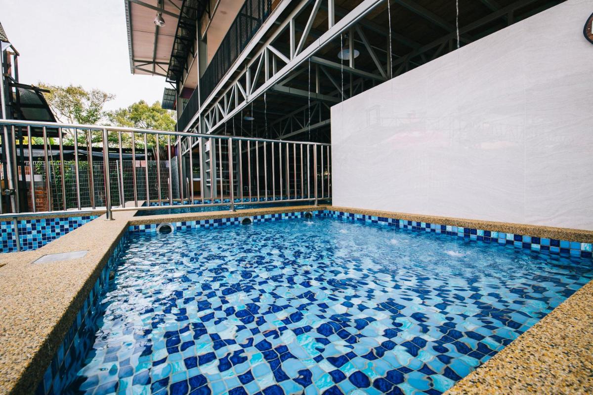 Rick Resort Teluk Intan - Housity