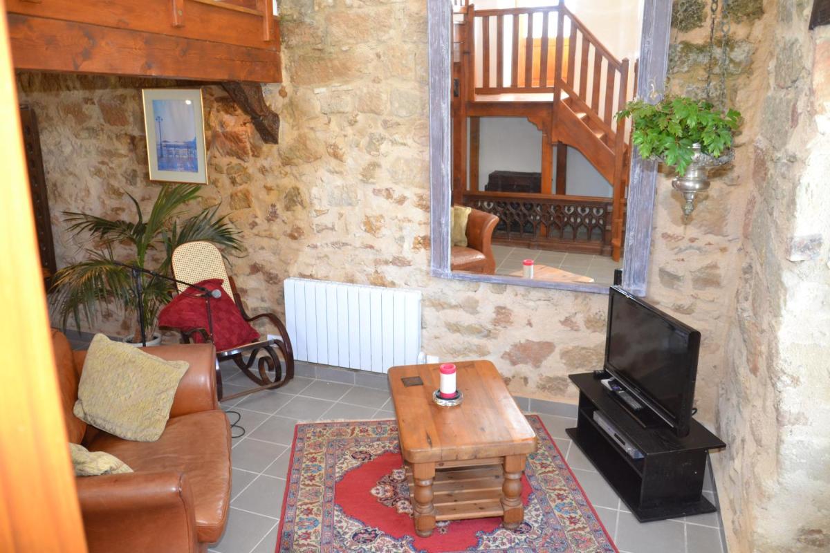 Henrietta's - Housity