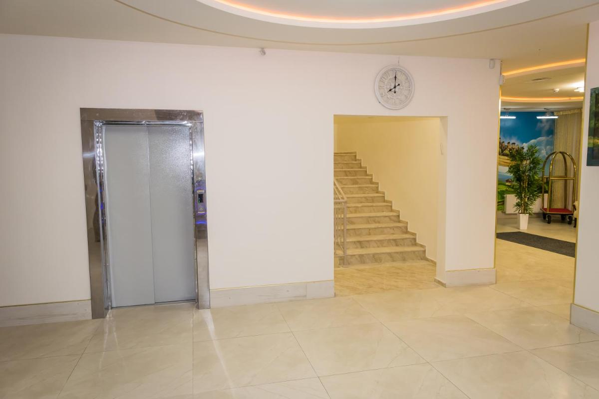 Palace - Housity