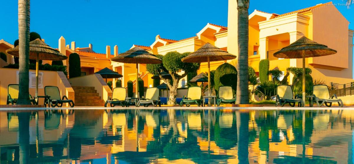 LuzBay Pool Apartments - Housity
