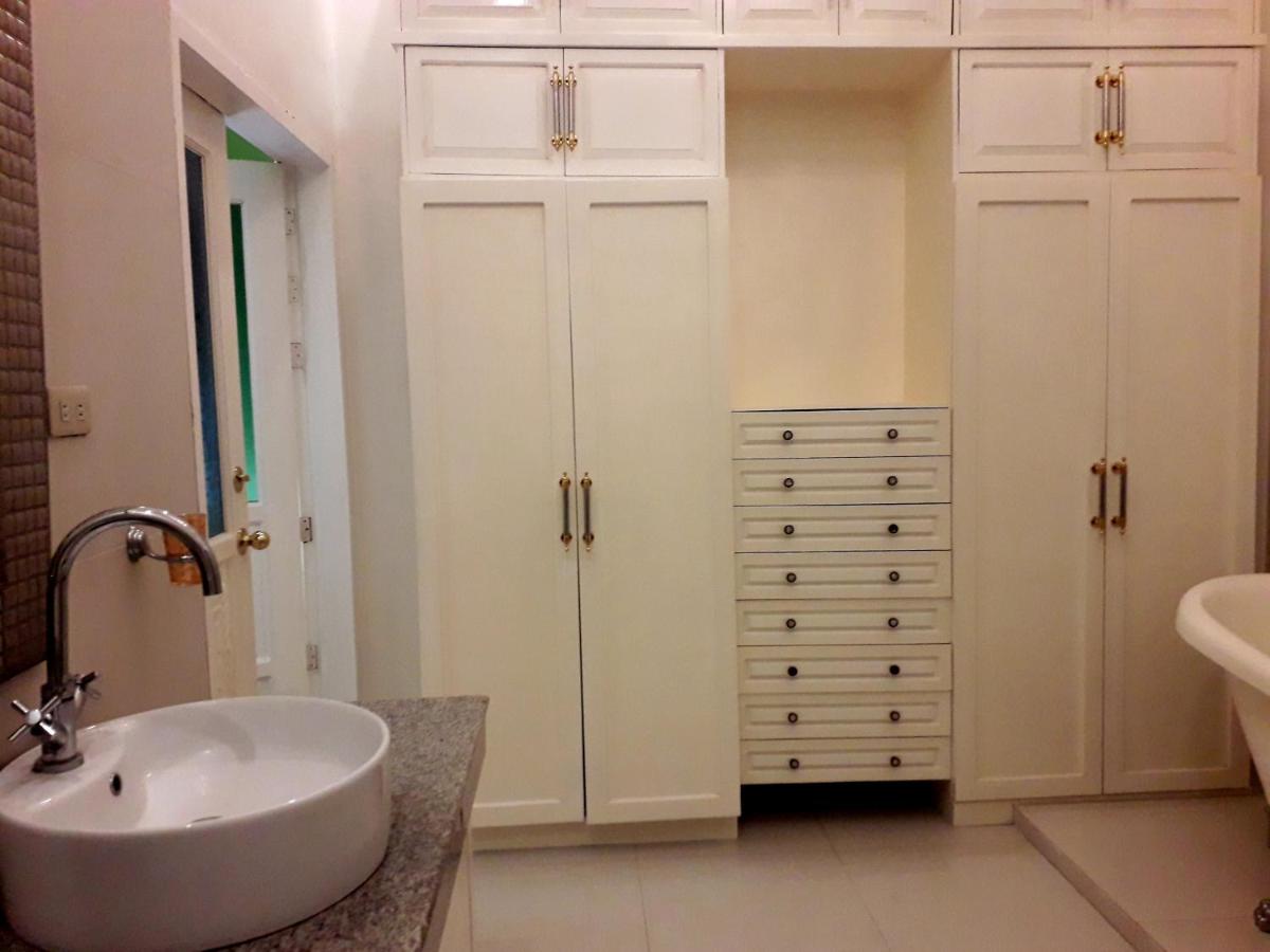 Canoy's Mansion Apartelle - Housity