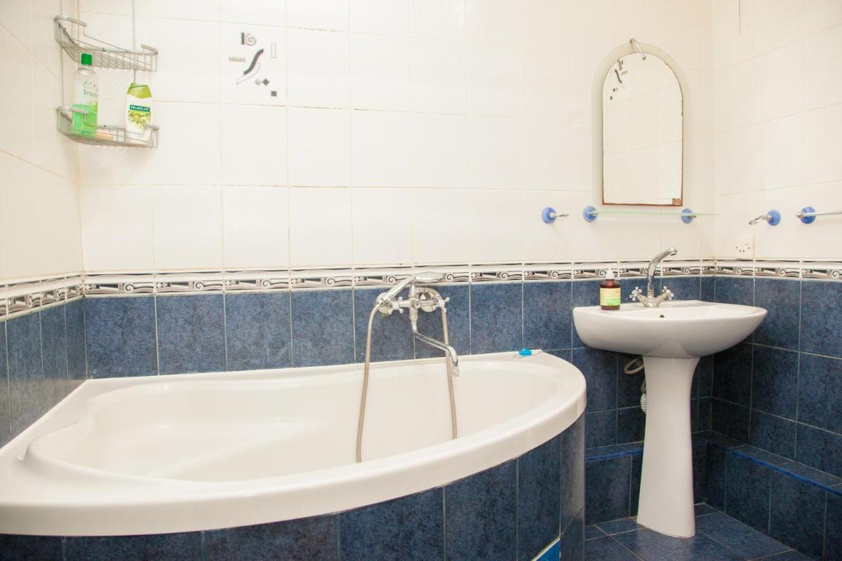 Suitetrails - 2Room Semi-luxury Apt on Stalevarov 21