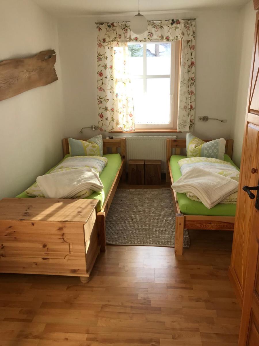 Die Dirndlkönigin - Housity