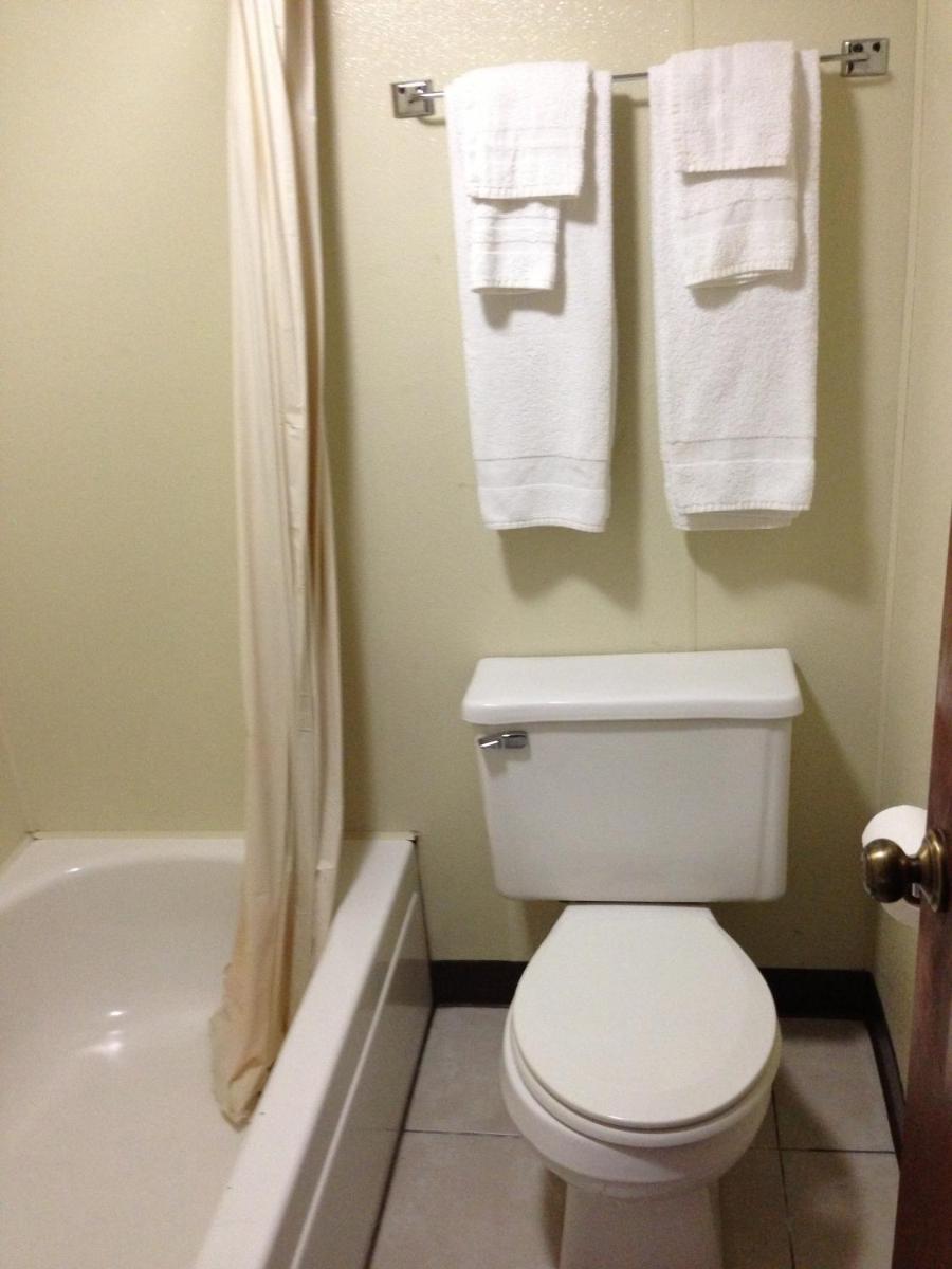 Quality Lodge Sandusky - Housity