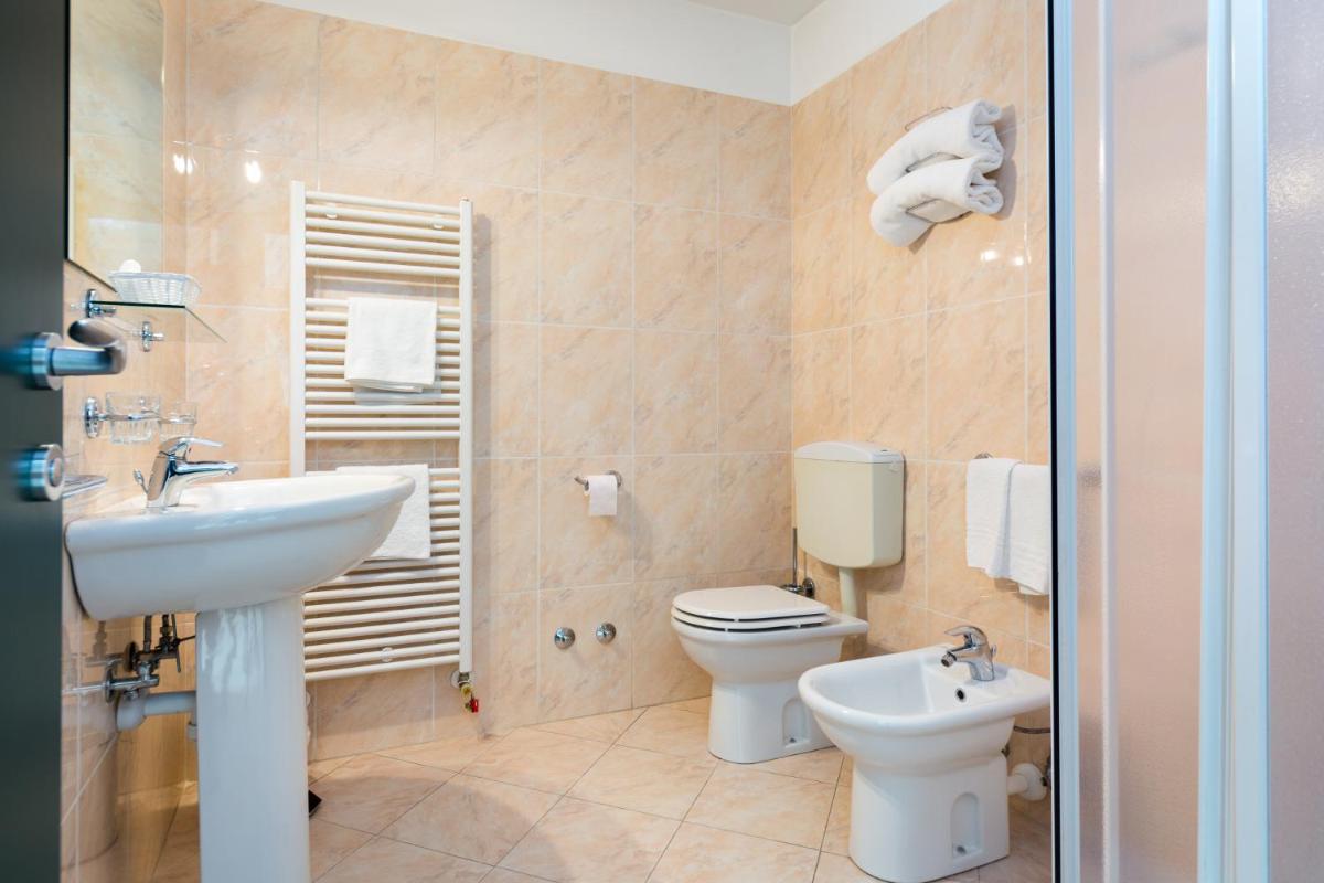 Hotel Centrale - Housity
