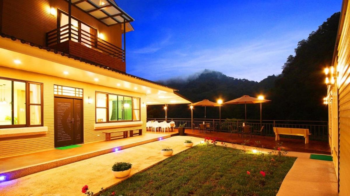 Sunlight Forest - Housity