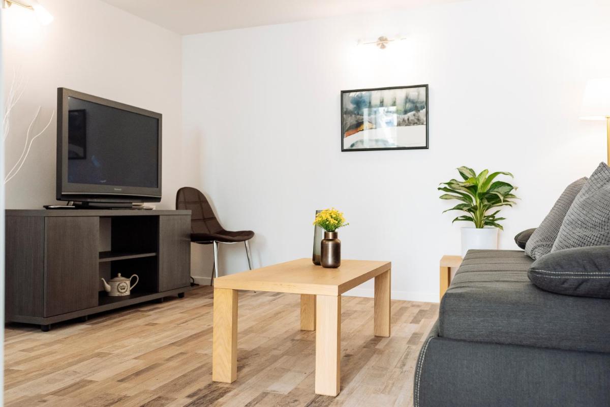 Lovely house and courtyard in city center - Housity