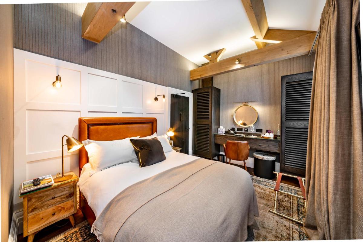 Manor House Lindley - Housity