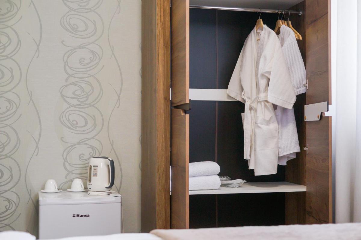 Luna Hotel - Housity