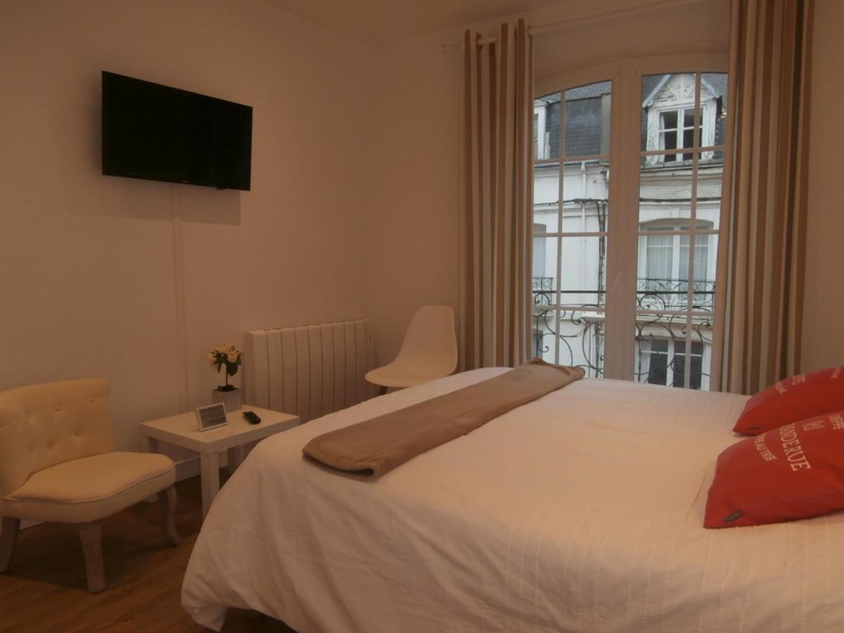 au Claire de lune - Housity