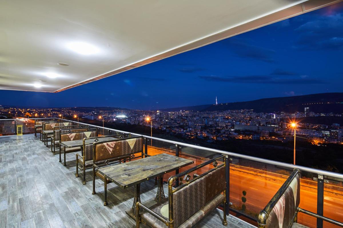 Suitetrails - Lisi Hills Hotel