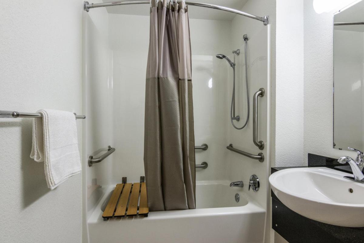 Motel 6-Longview, TX - Housity
