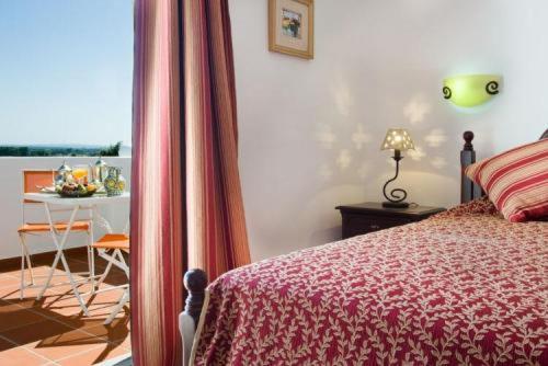 Hotel Quinta Dos Bastos - Housity