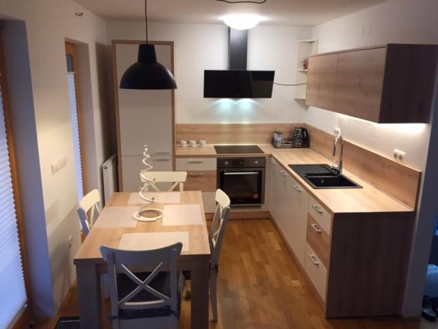 Apartma Pika - Housity