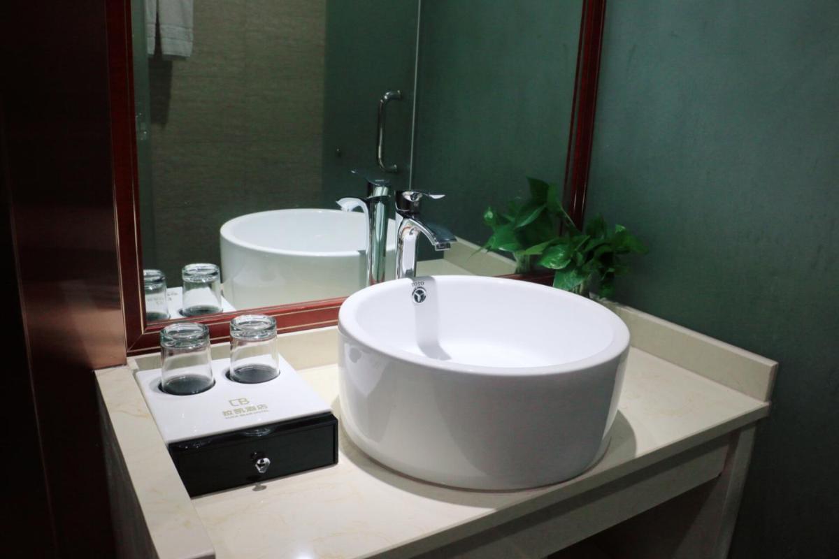 Yiwu Luckbear Hotel - Housity