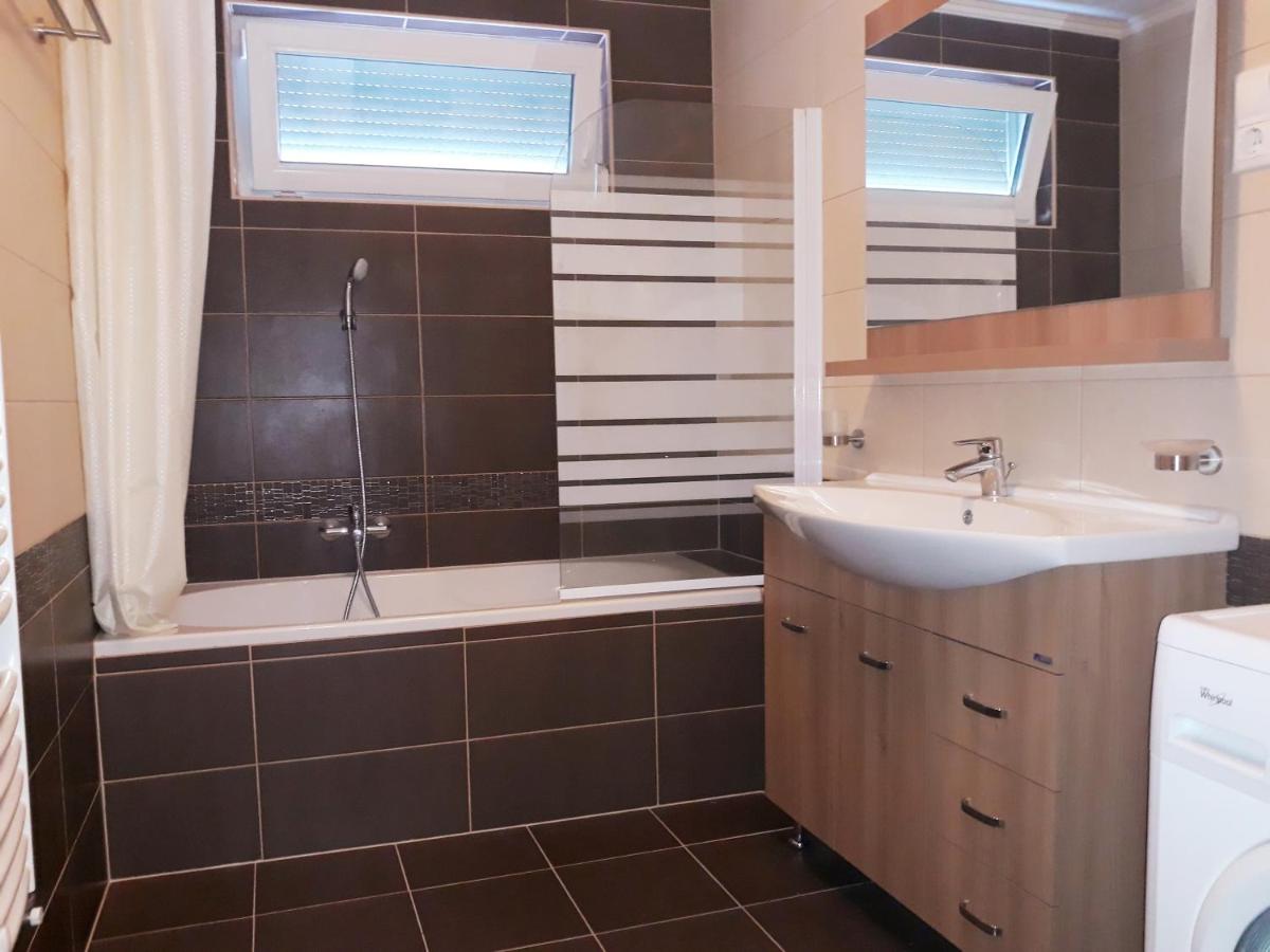 Central Holiday Apartment - Housity