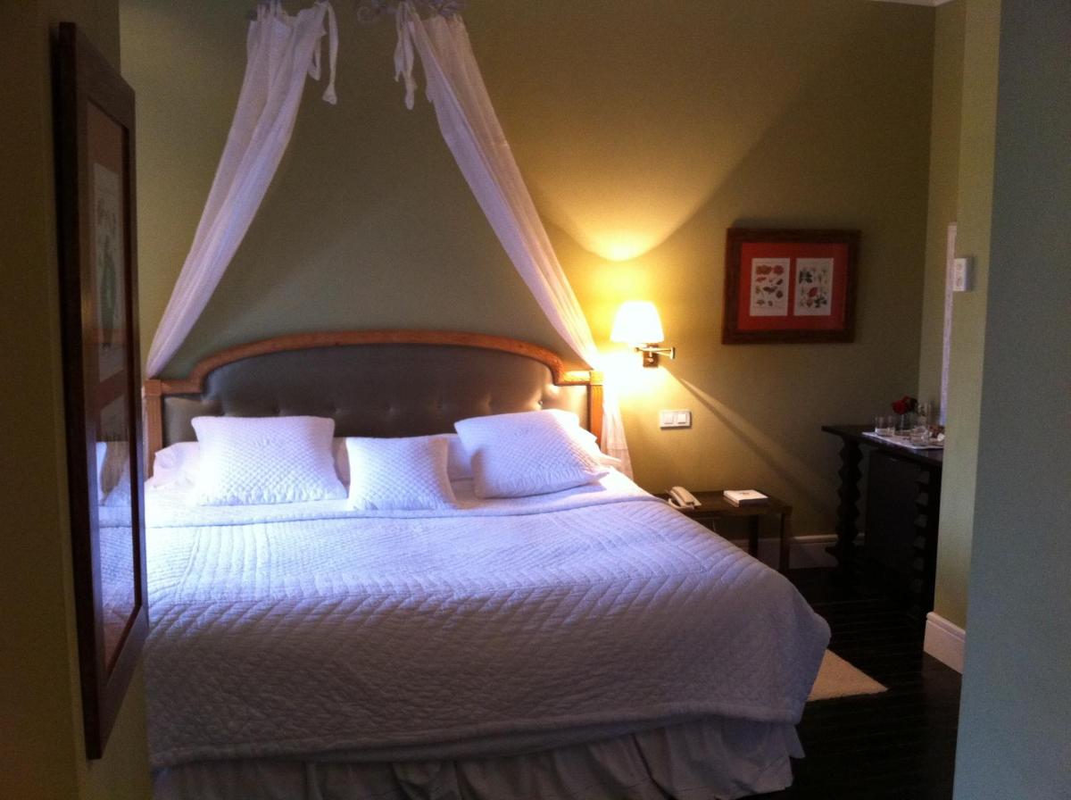 Cama o camas de una habitación en Hotel Valdepalacios Gourmand 5* GL
