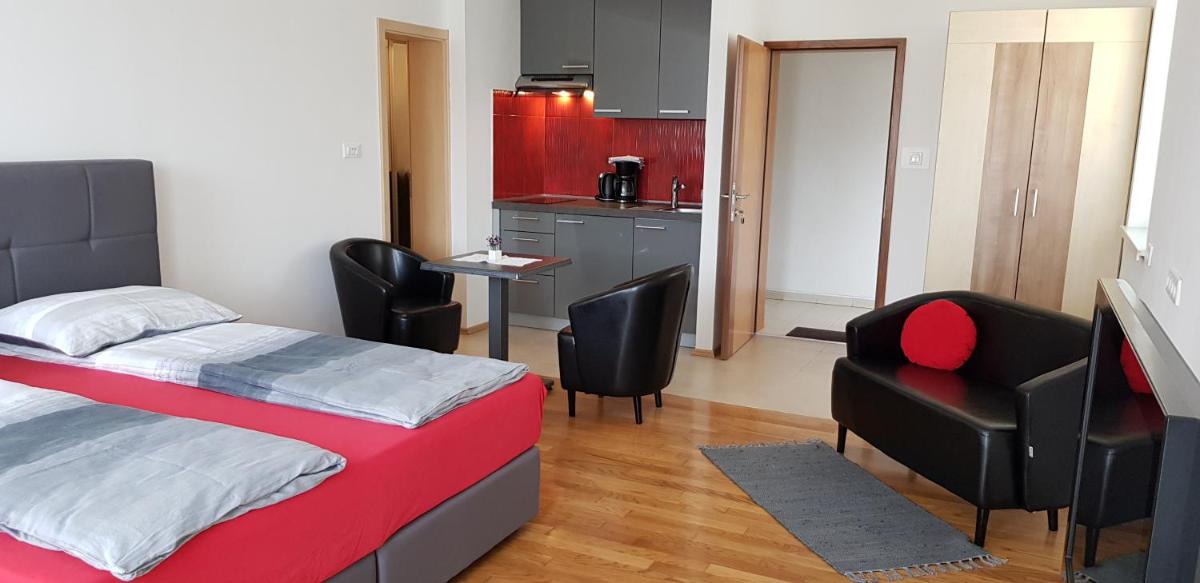 Vila Ema Apartments and Rooms - Hizvo