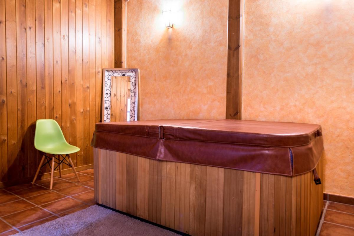 Hostal Restaurante Rijujama - Housity