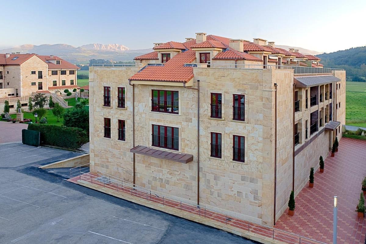 Apartamentos Spa Villa Pasiega - Housity