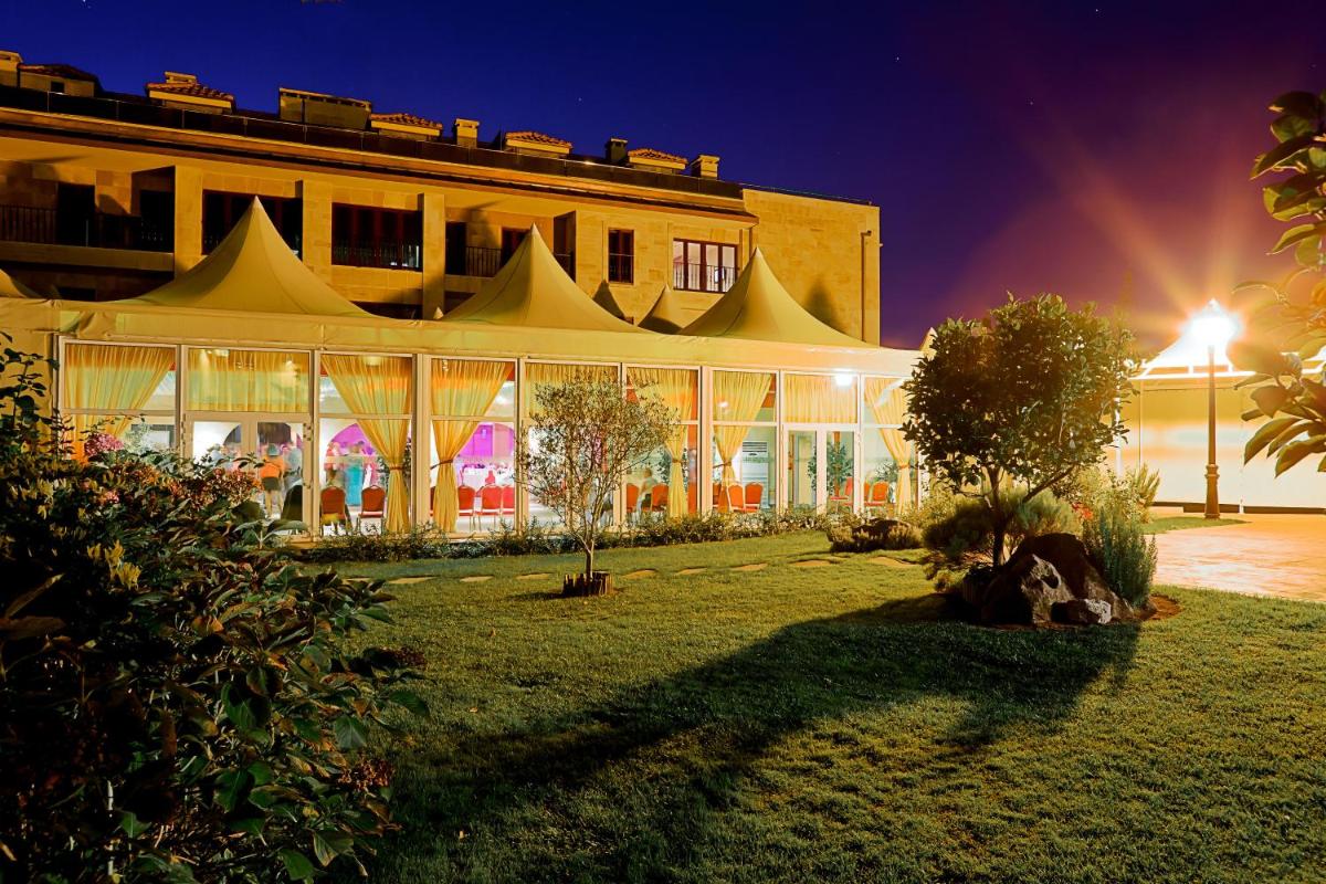 Apartamentos Spa Villa Pasiega - Housity