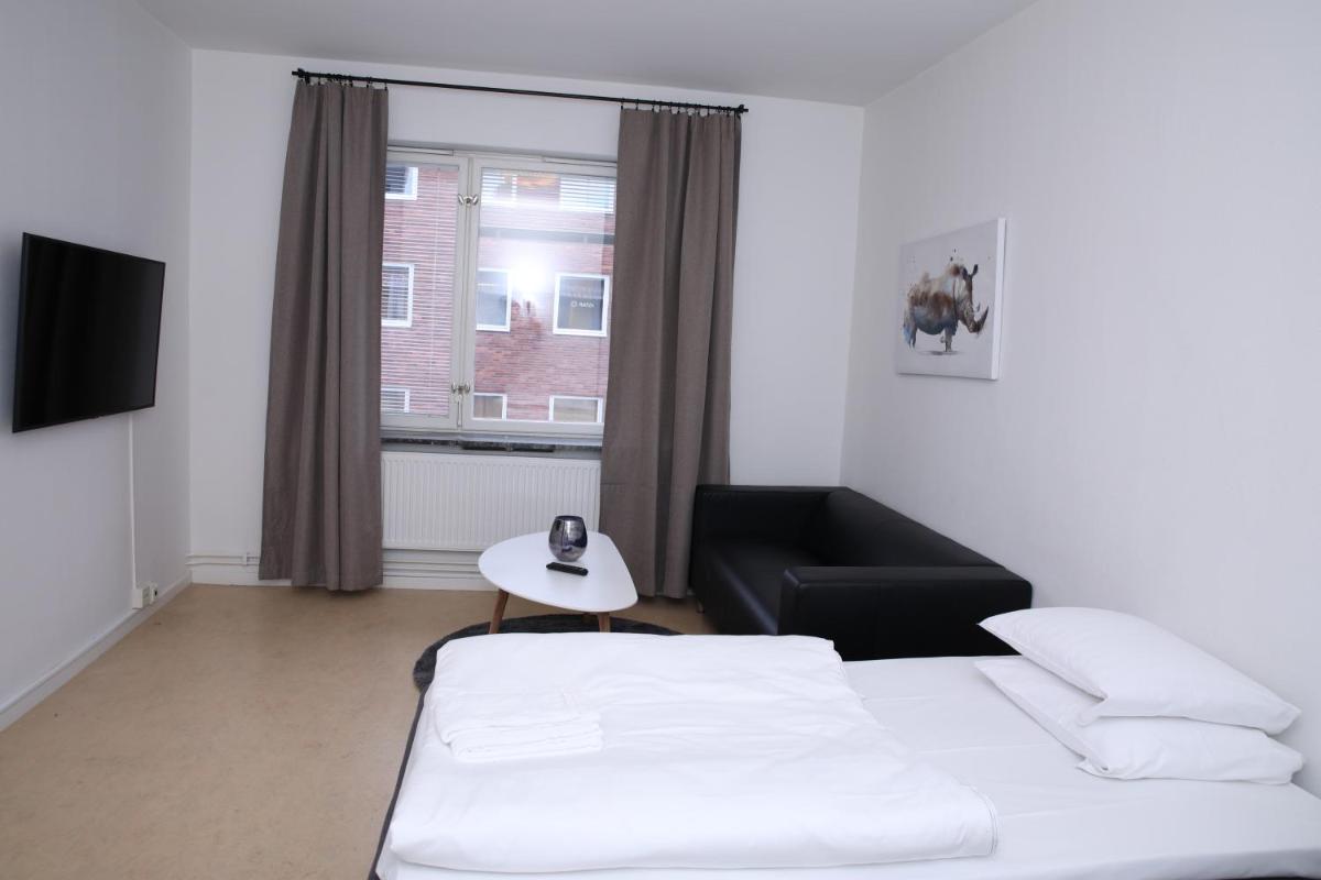 Fastliving Apartment Hotel - Housity