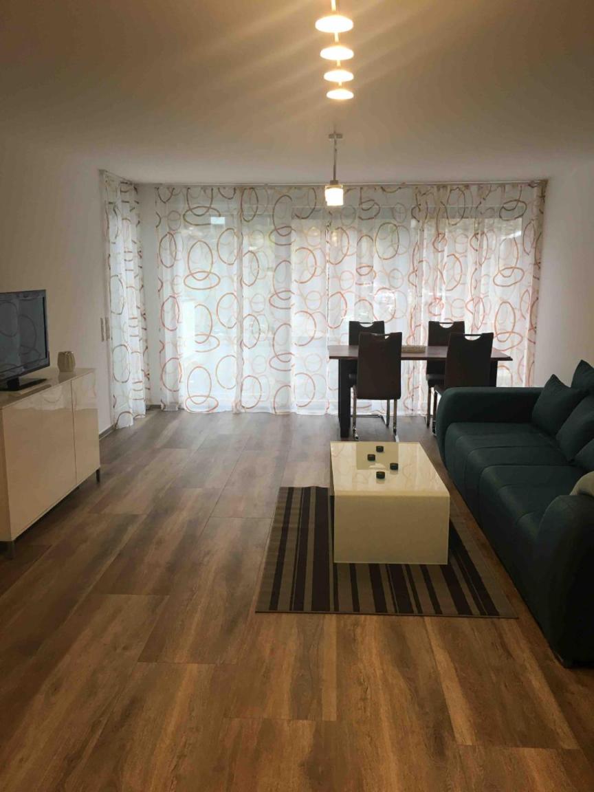 Ferienwohnungen Weiherhausstraße 6 - Housity