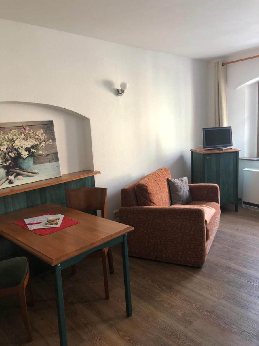 Zum Handtuch - Housity