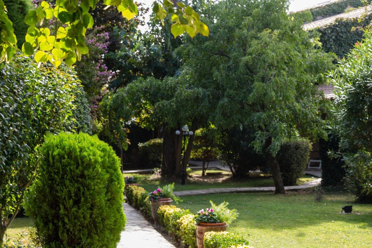 Jardin de l'établissement Auberge de Cassagne & Spa