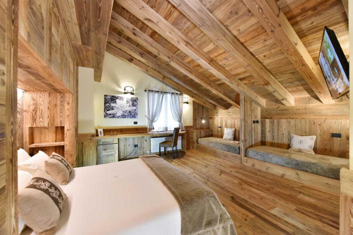 Hotel La Rouja - Housity