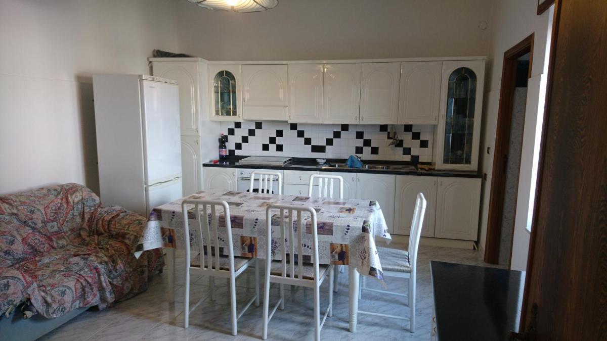 Essential Domus - Housity