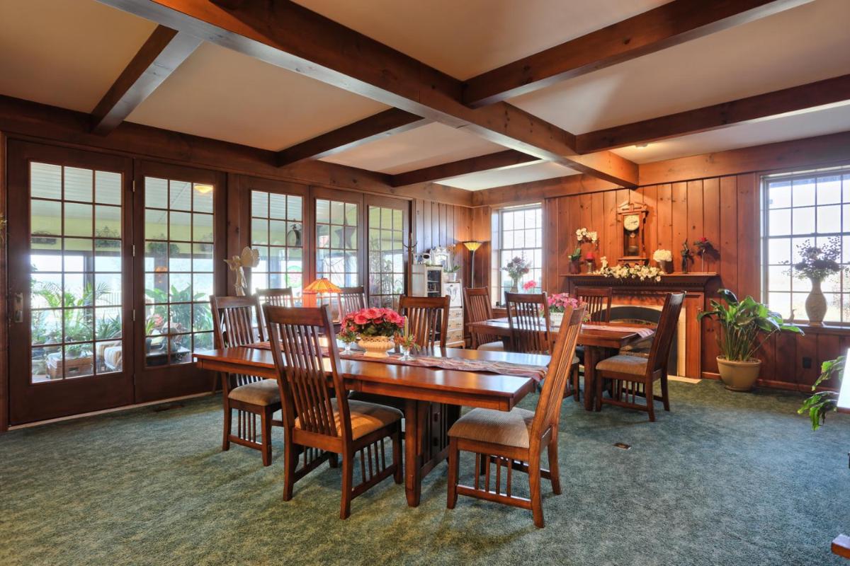 Annville Inn Bed & Breakfast - Housity