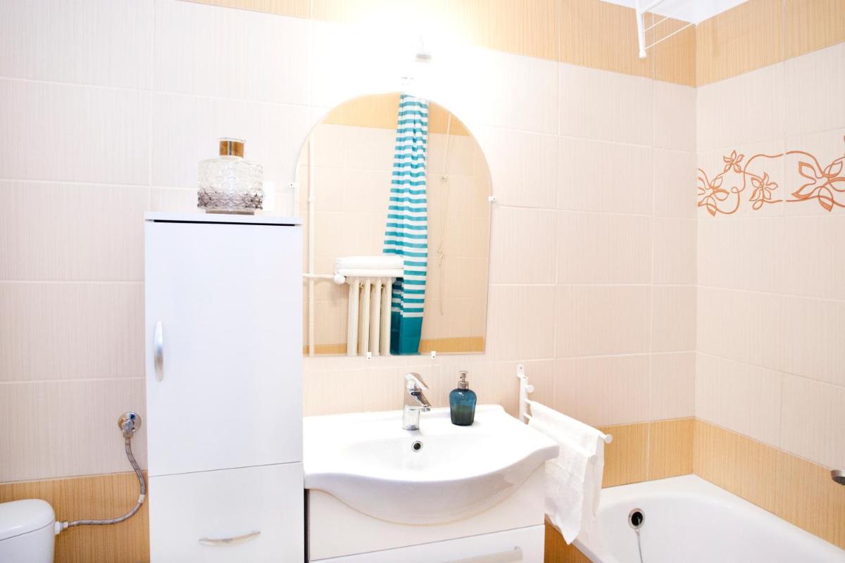 CHRISTINE-2 BEDROOMS APARTMENT IN THE DOWNTOWN - Housity