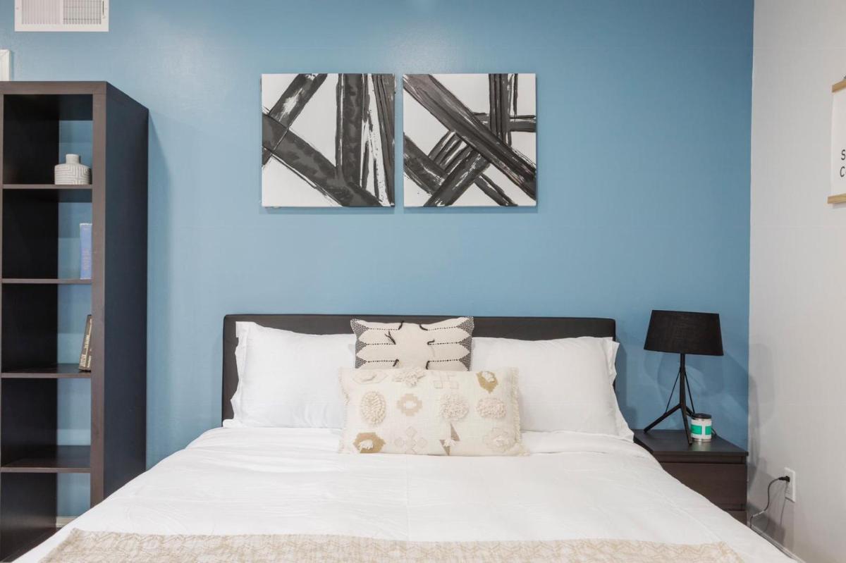 Suitetrails - Spacious Guest Studio with Private Entry