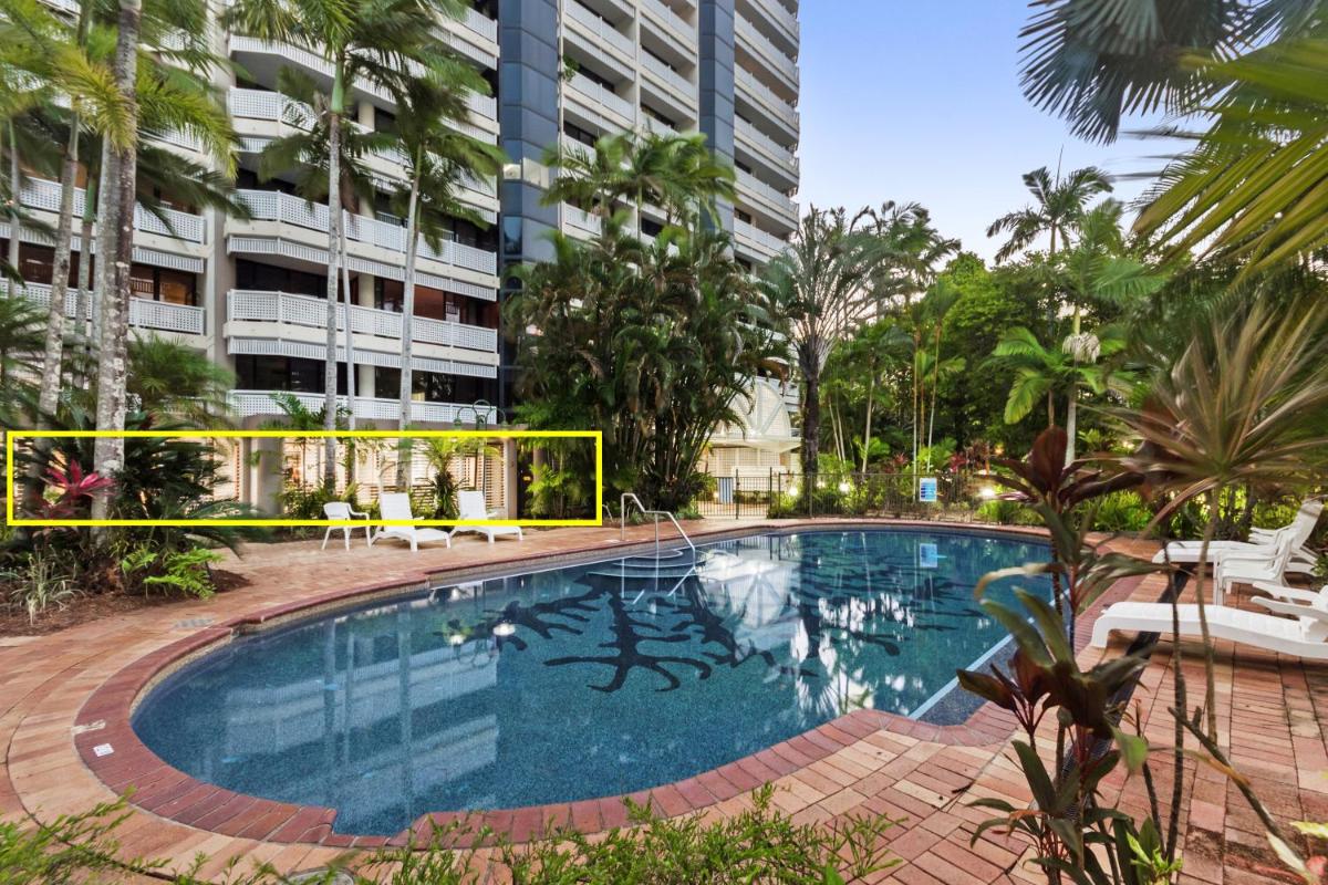Luxury Pool Side Apartment in Beachfront Resort - Housity