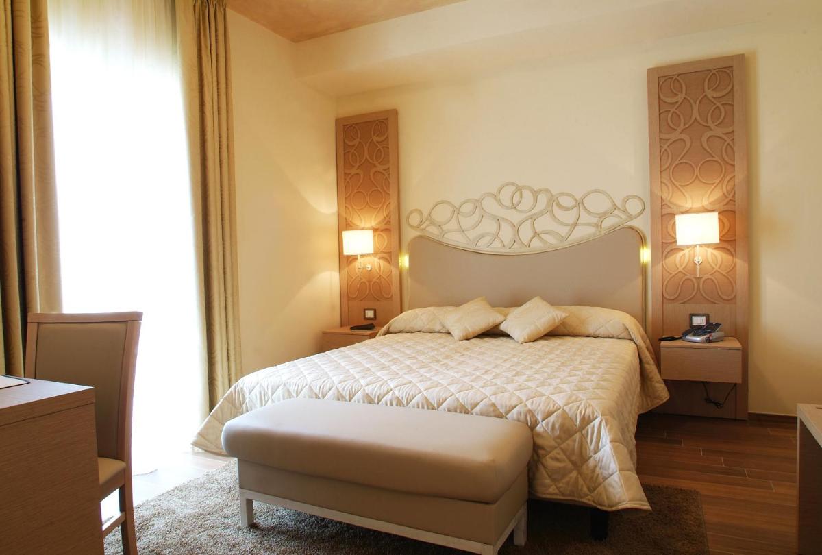 Hotel Duchessa Della Sila - Housity