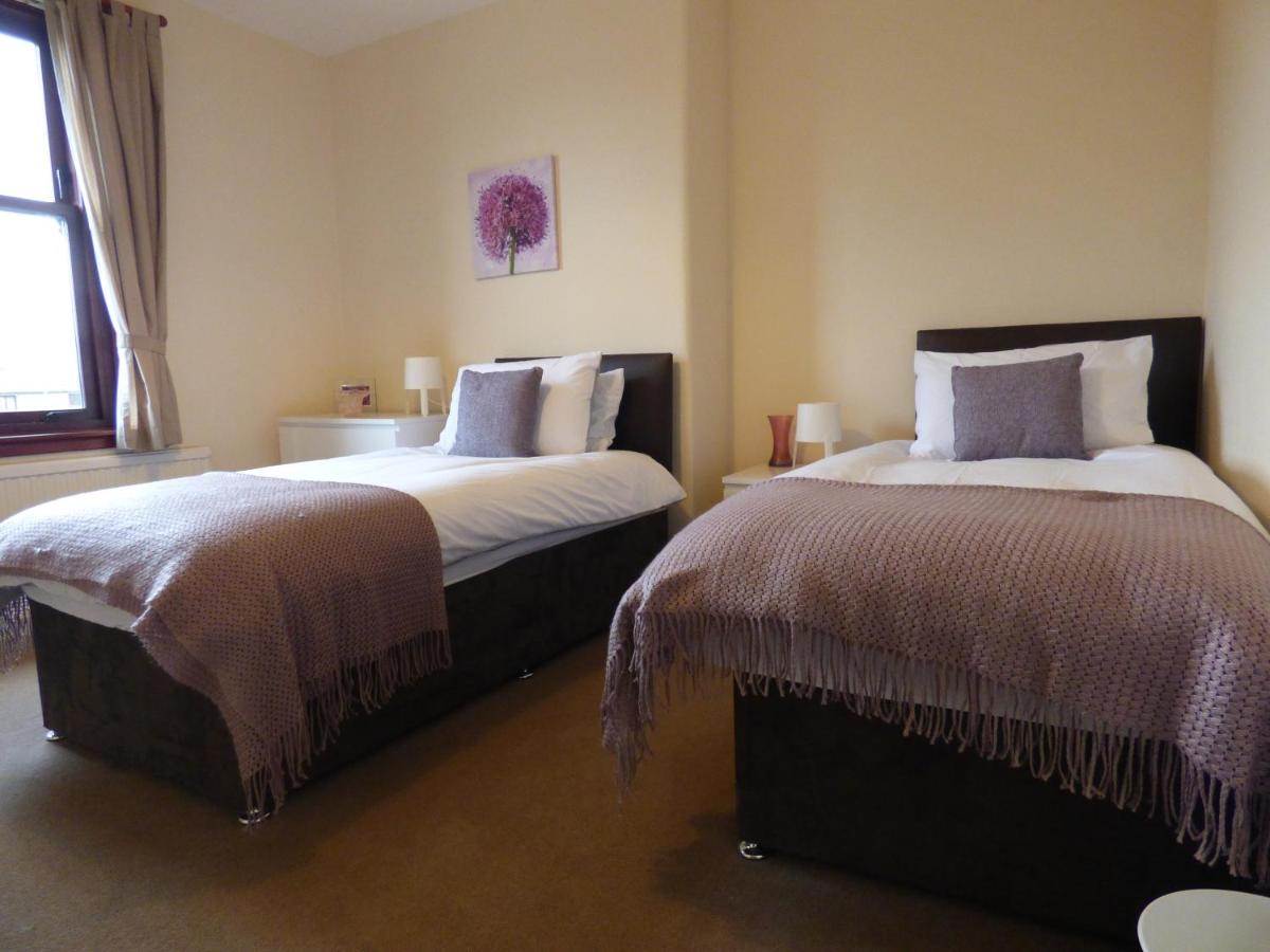 Beechwood Park - Sleeps 4 easy access to Edinburgh - Housity