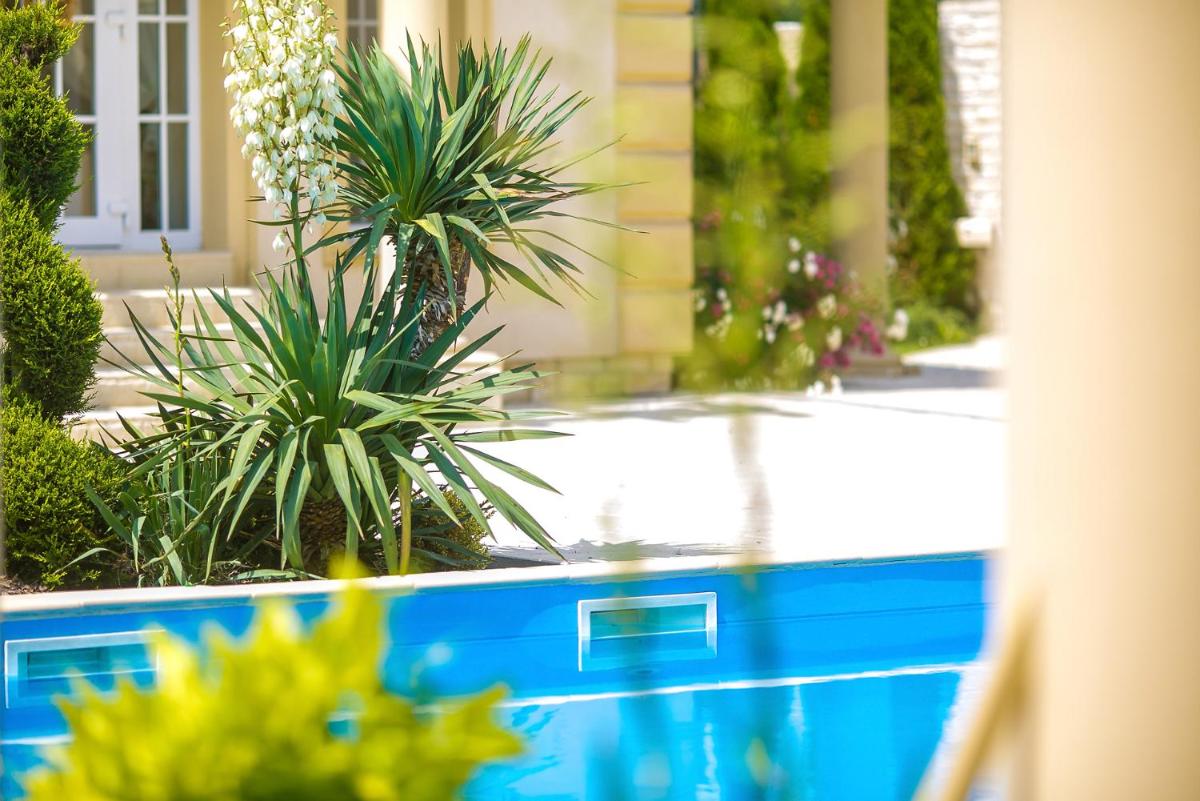 Luxury-Villas - Housity