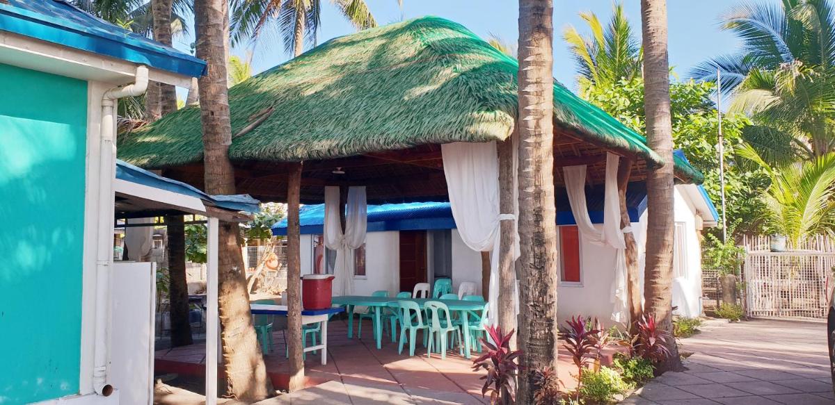 BALAYAN Beach House w/ Dipping Pool & Jacuzzi - Housity