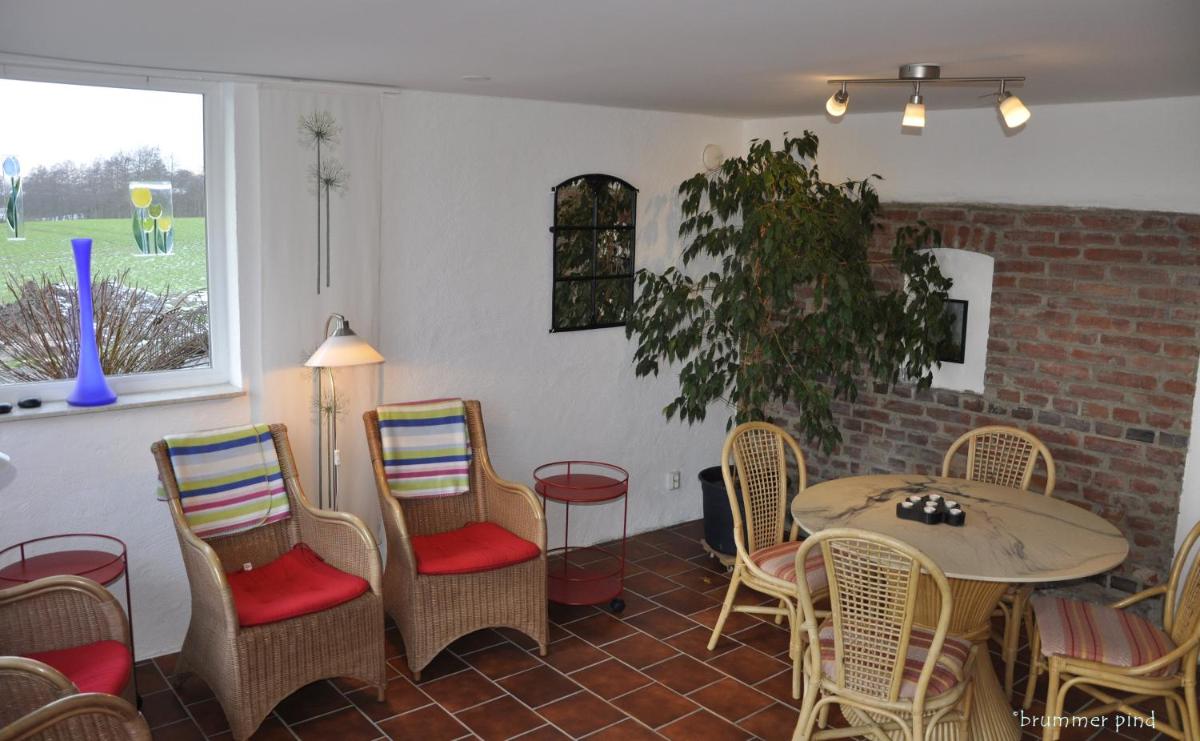 Hylteberga Gård Bed & Breakfast - Housity