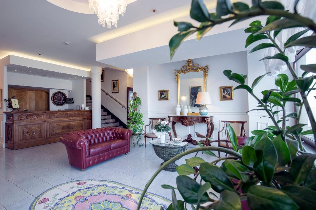 La Panoramica Hotel - Housity