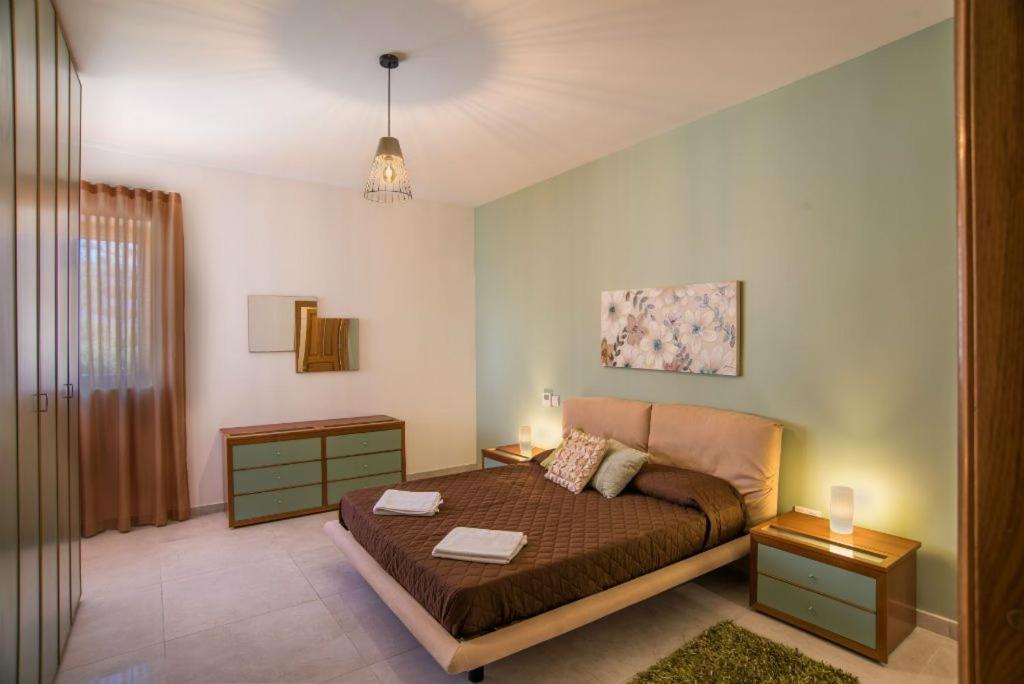 The Sea-Bank Villa Apartments - Housity