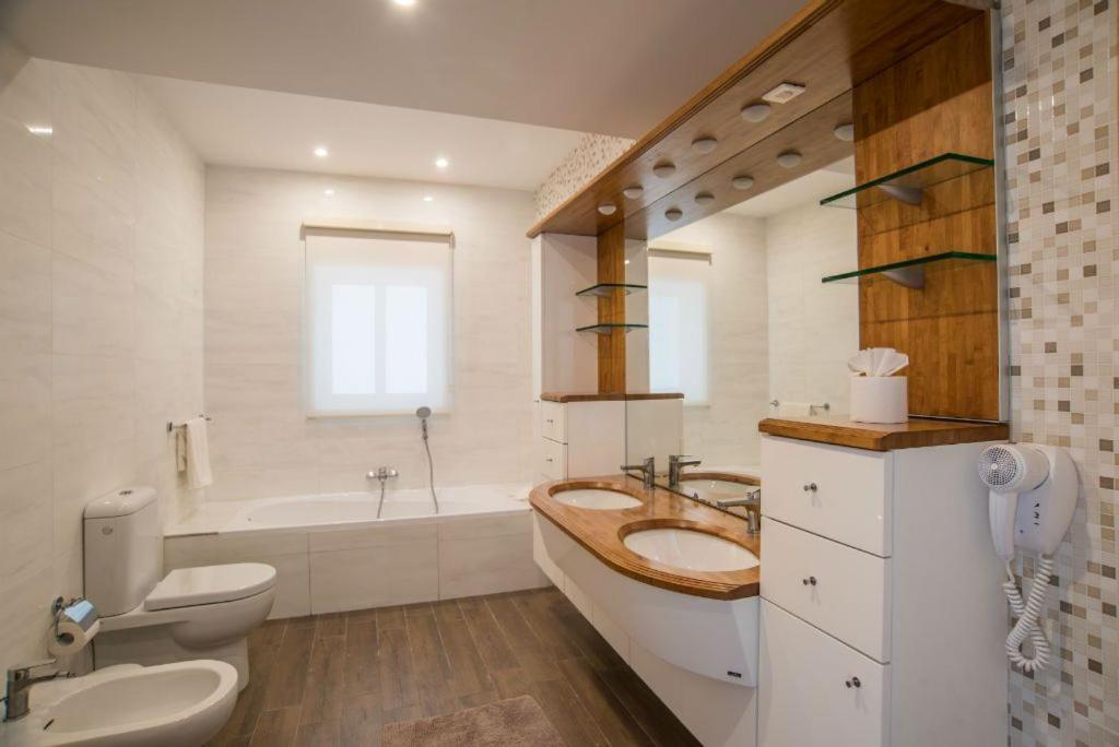 The Sea-Bank Villa Apartments - Housity