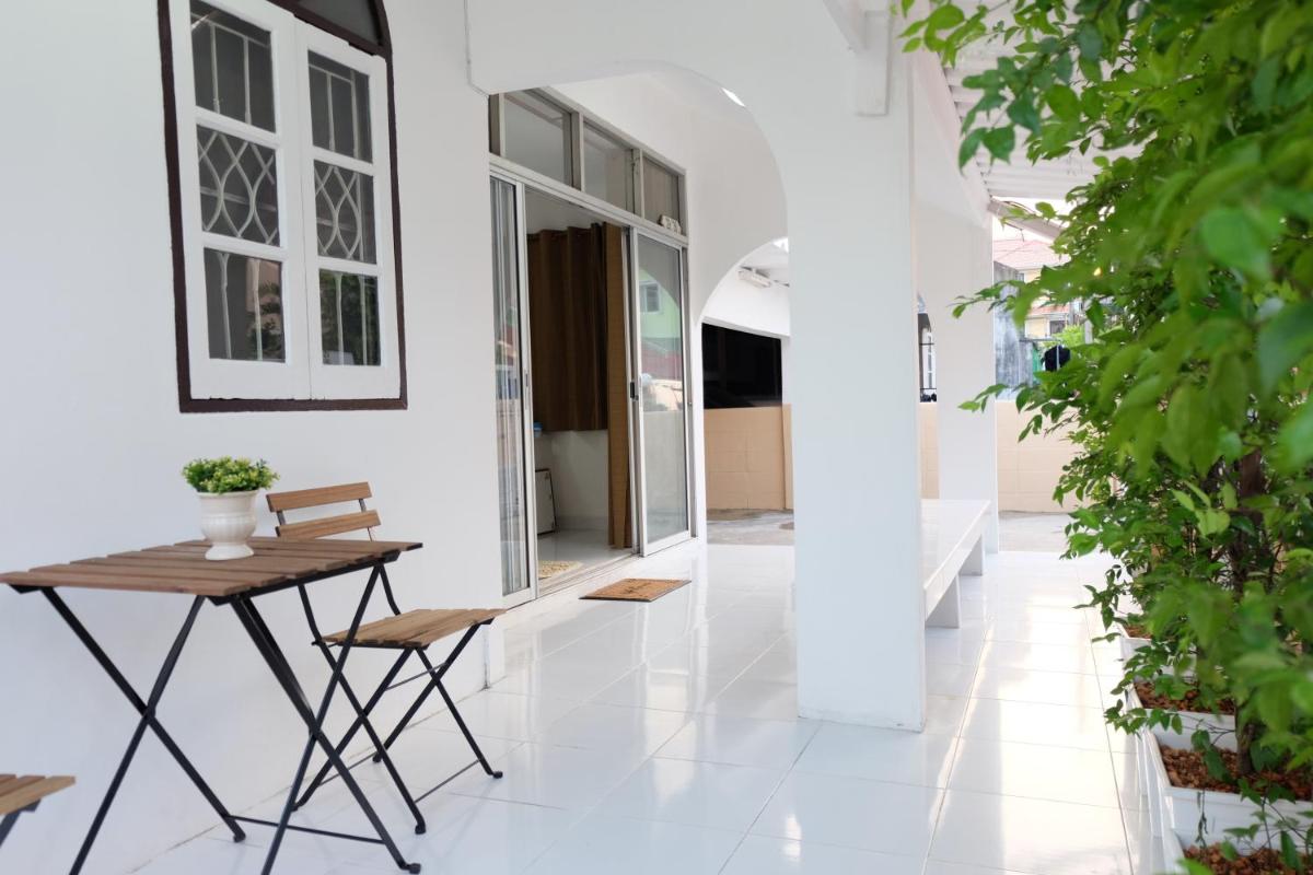 Chatuchak Art & Nature House ( 3-6 pers.) - Housity
