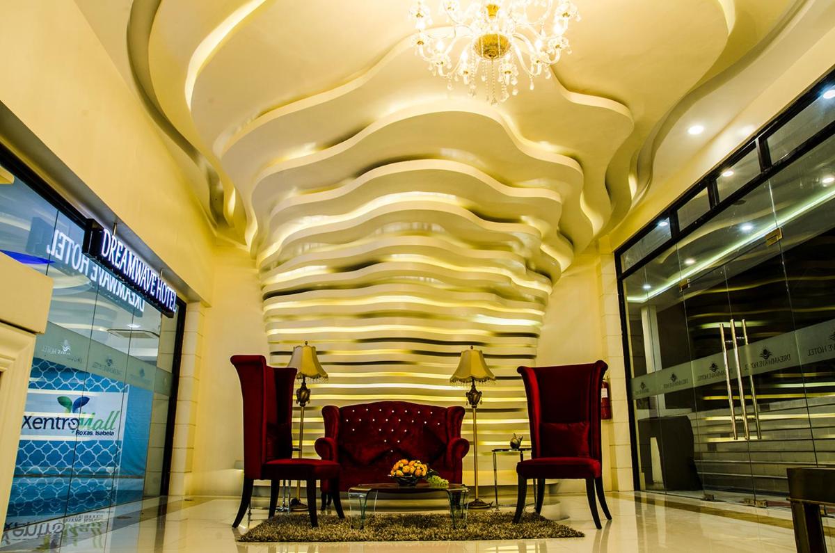 Dreamwave Hotel Roxas - Housity