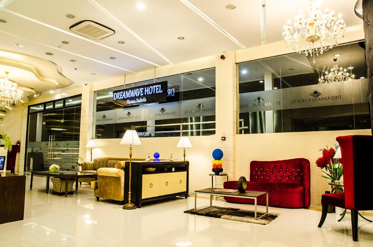 Dreamwave Hotel Roxas - Housity