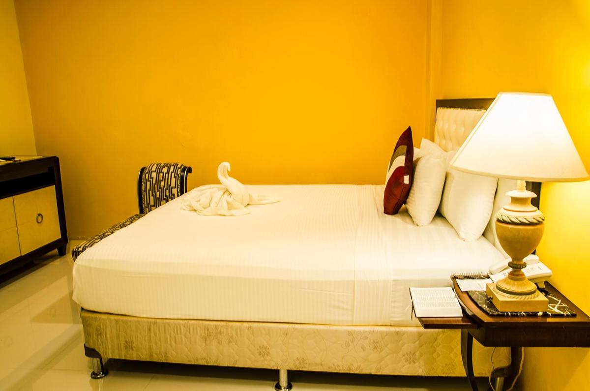 Dreamwave Hotel Roxas - Housity