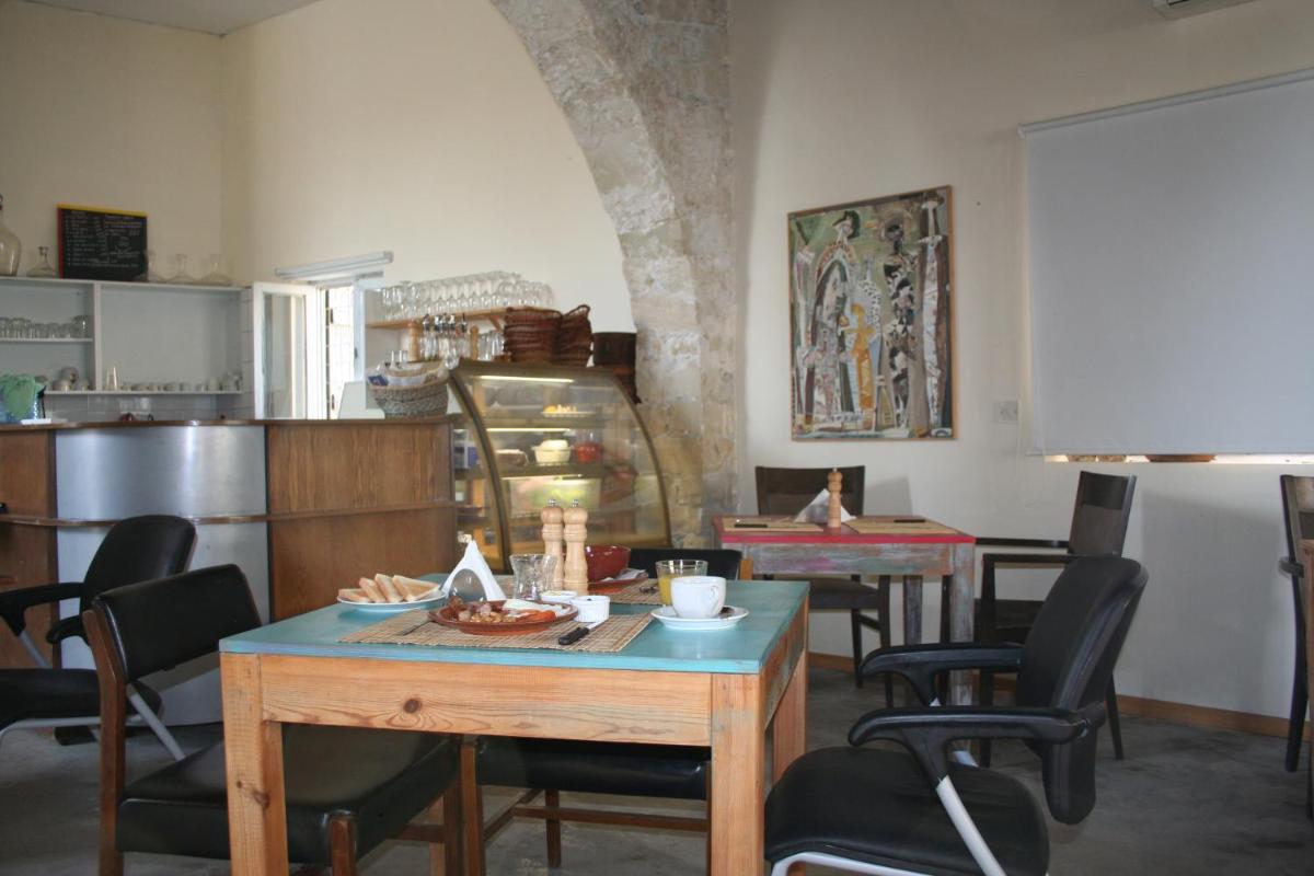 Cornaro fine arts center - Housity